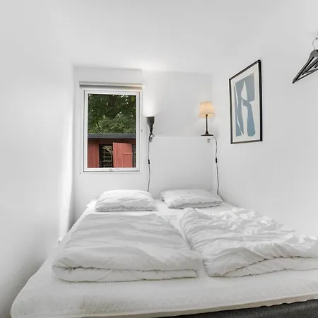 Ferienhaus Vickie - 600m From The Sea By Interhome Bøtø By
