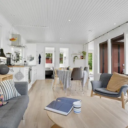 Ferienhaus Vickie - 600m From The Sea By Interhome