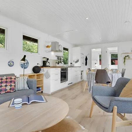 Vickie - 600m From The Sea By Interhome Ferienhaus Bøtø By