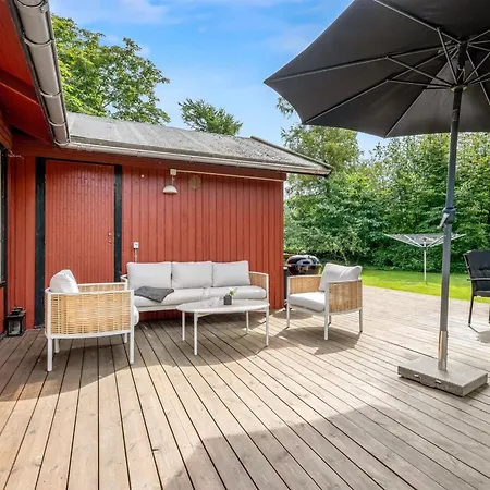 Vickie - 600m From The Sea By Interhome Bøtø By